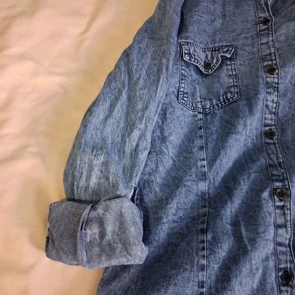 Nostalgia Womens M Embroidered Back Denim Chambray Button Up Top Western Cowgirl - Picture 13 of 14